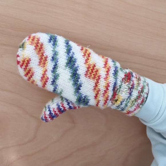 HBC Stripes Pom Pom Toque and Mitts - Picture 12 of 15